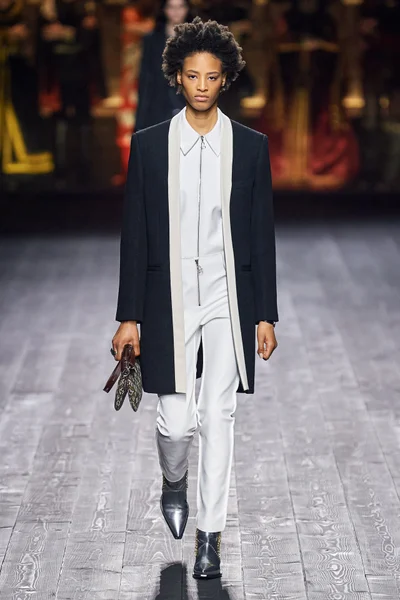 Look 29